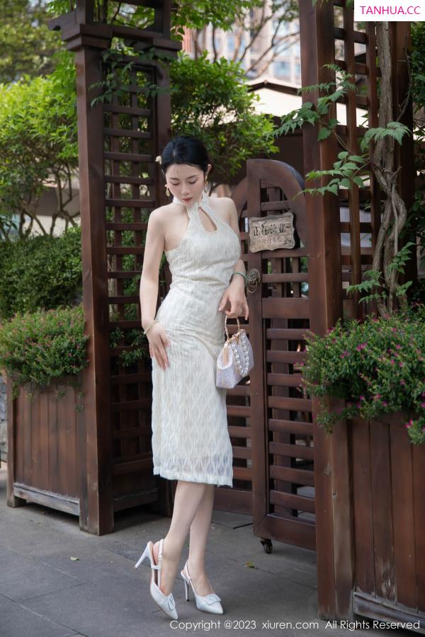   [XiuRen]高清写真图 2023.09.25 No.7435 严利娅Yuliya 旗袍美臀第71张图片